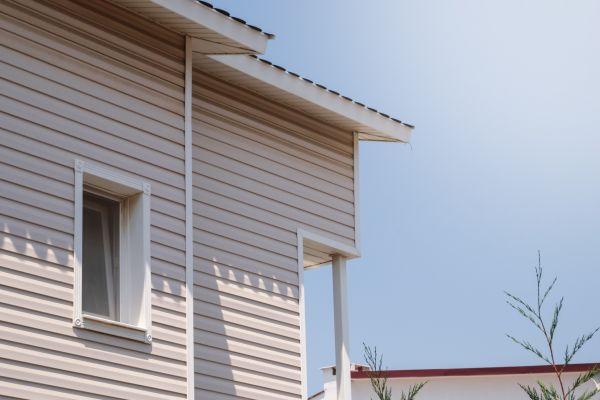 Cost of Vinyl Siding Hole Repair in Leland